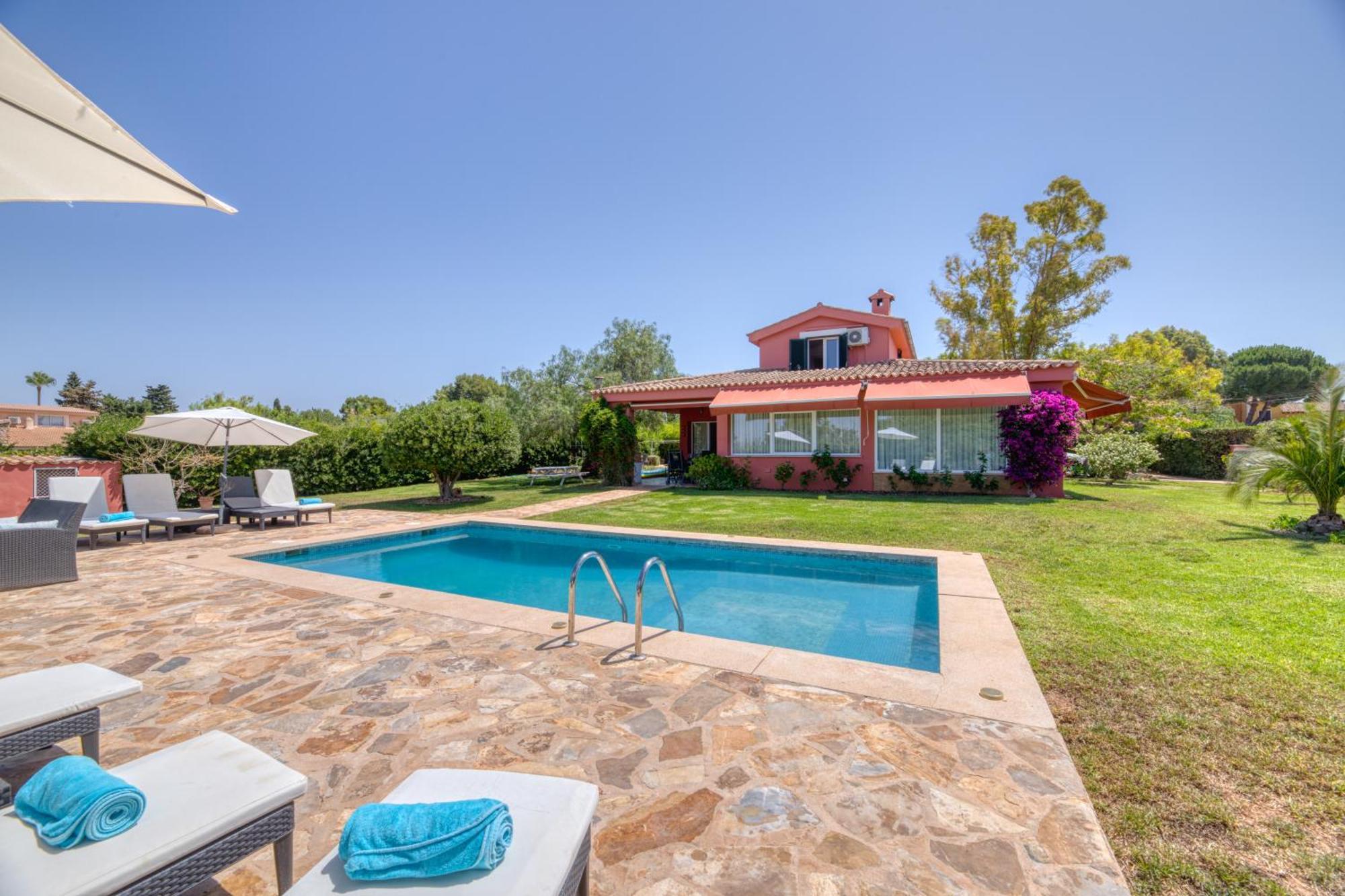 Kentia Mallorca, Charming And Stylish Close To Feriehus